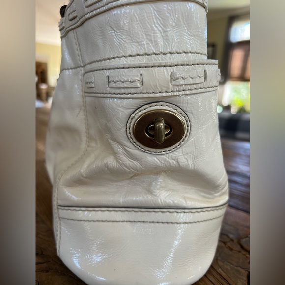 🌸Coach Patent Leather Satchel Shoulder Bag Cream A0873-11500🌸 - Picture 7 of 12